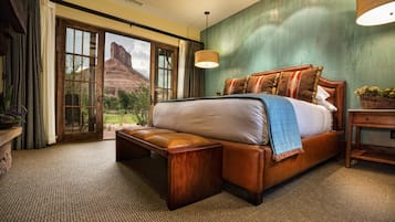 Premium bedding, in-room safe, desk, blackout drapes