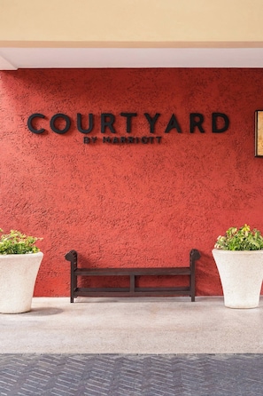 Bar (on property) - Courtyard by Marriott Bridgetown, Barbados (Hastings)