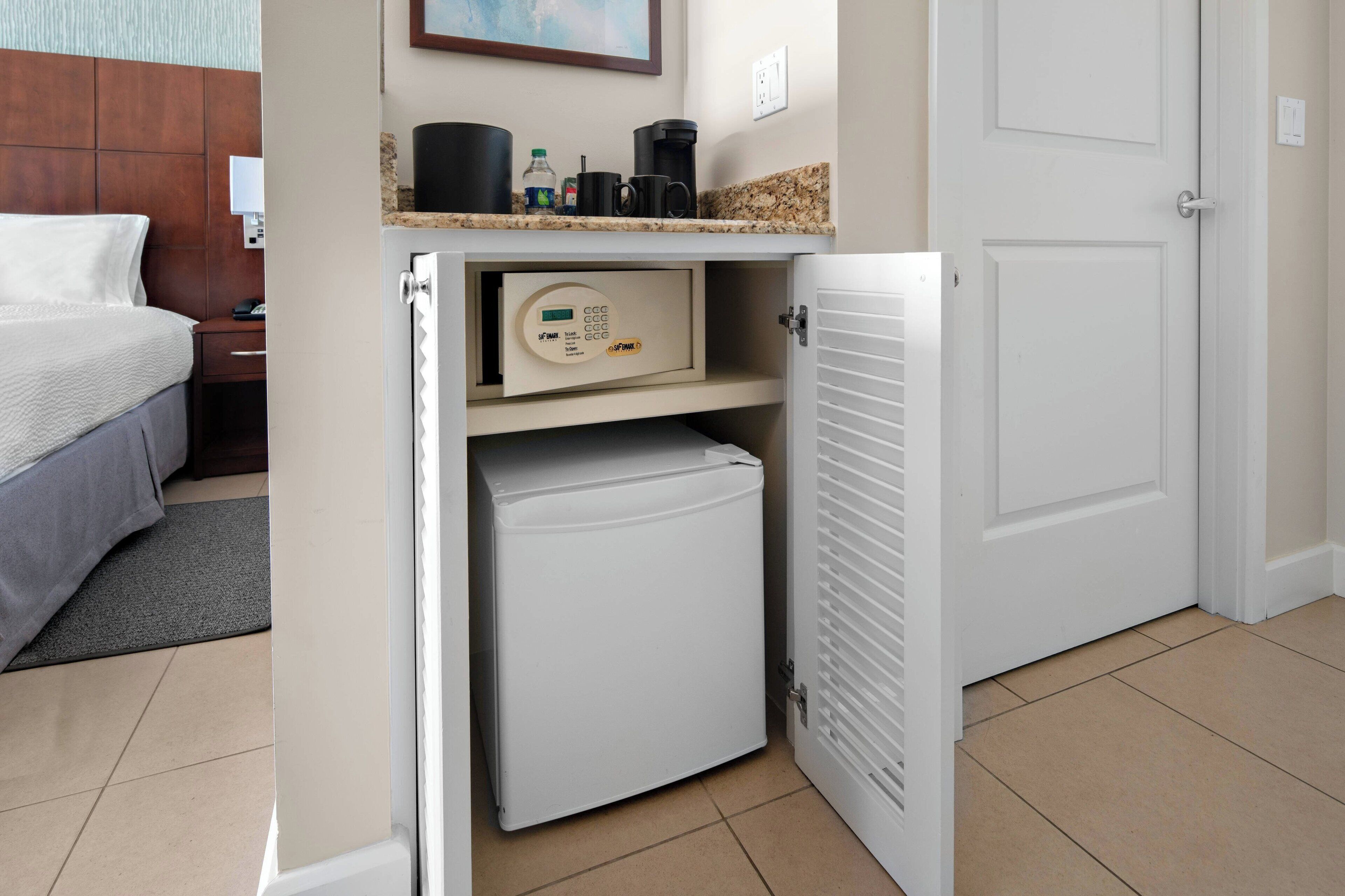 1 bedroom, premium bedding, pillow-top beds, in-room safe