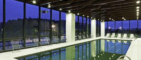 Una piscina techada
