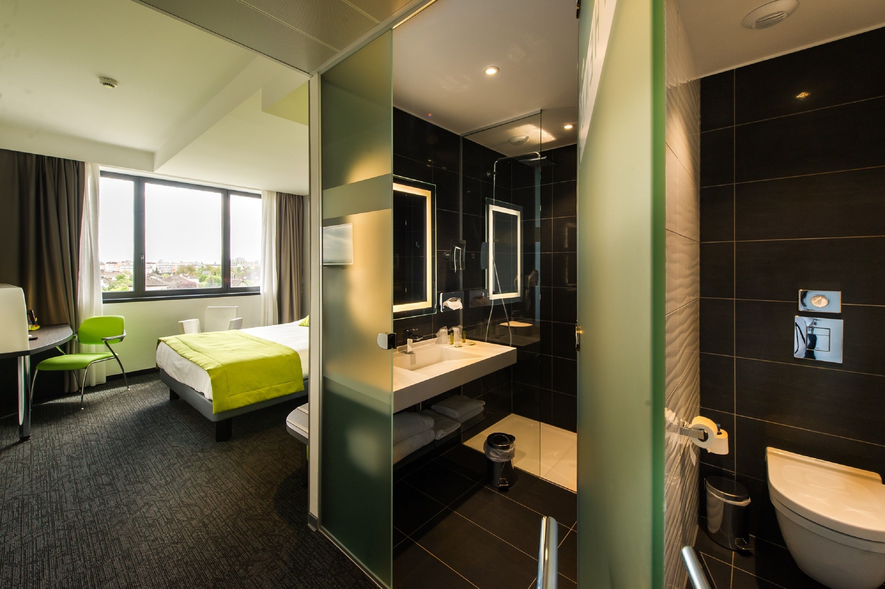 1 bedroom, premium bedding, in-room safe, desk