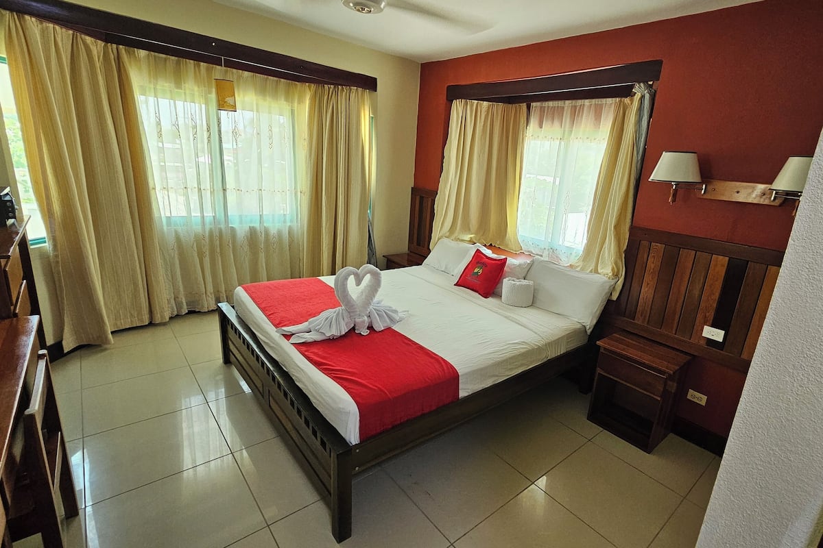 Deluxe Room, 1 King Bed