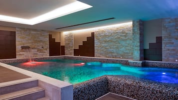 Sauna, steam room