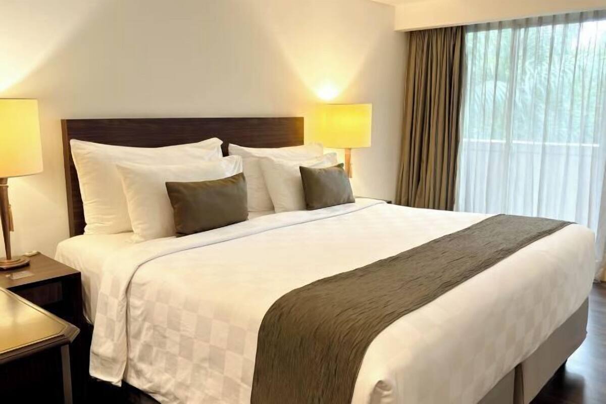 1 bedroom, in-room safe, desk, soundproofing