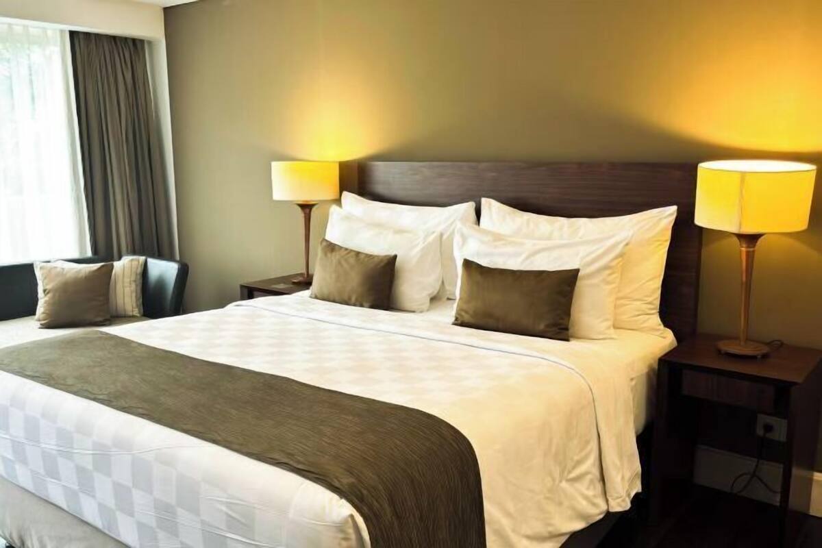 1 bedroom, in-room safe, desk, soundproofing