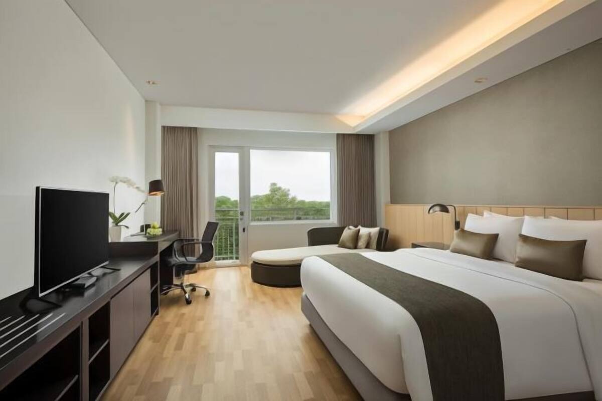 1 bedroom, in-room safe, desk, soundproofing