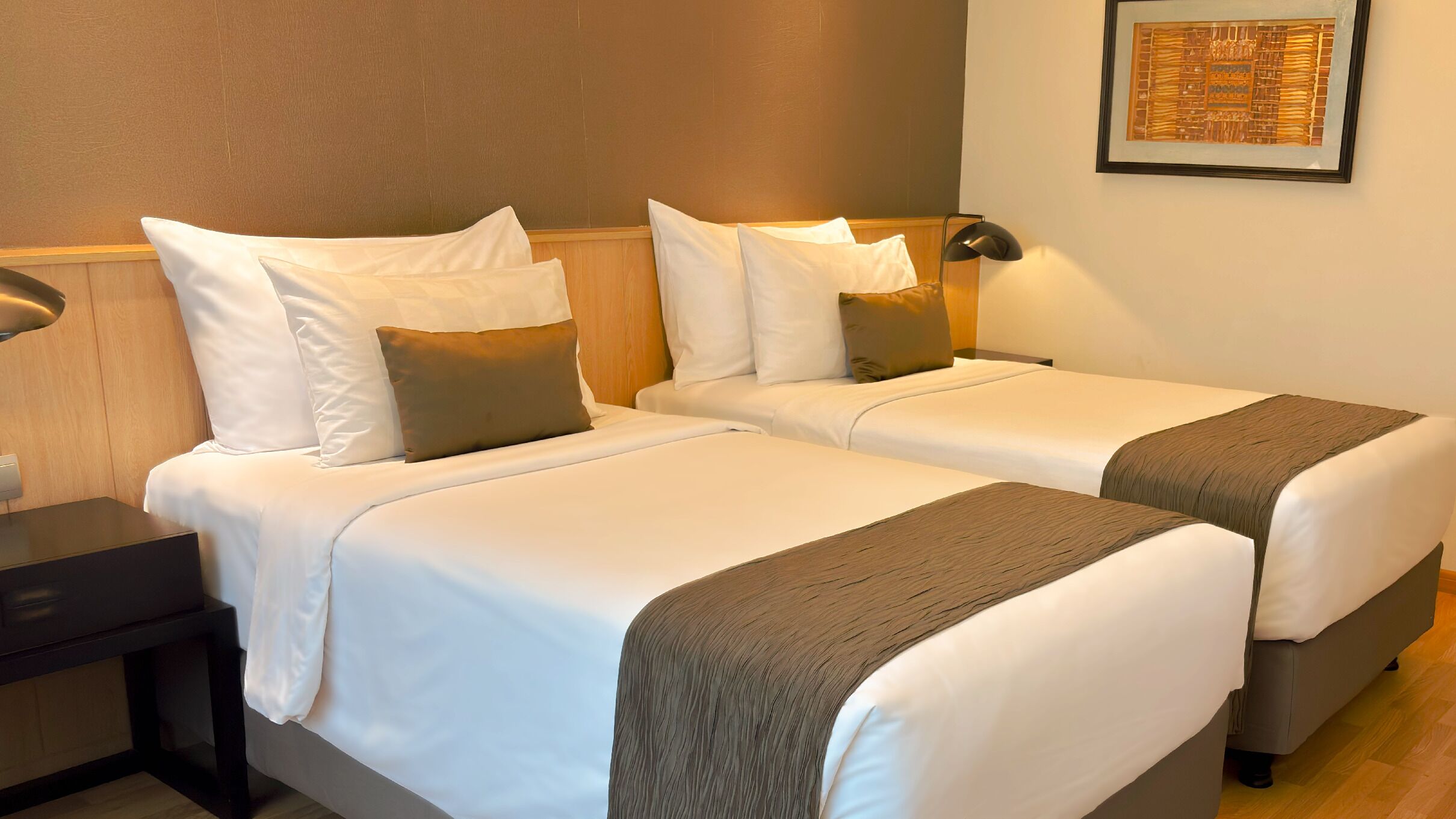 Coffres-forts dans les chambres, bureau, chambres insonorisées