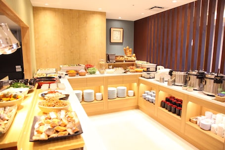 Servizio di colazione, pranzo e cena. Urban Hotel Kusatsu