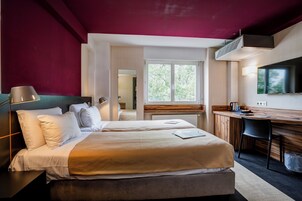 Standard Room, 2 Twin Beds | Desk, laptop workspace, blackout drapes, soundproofing