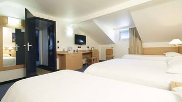 Escrivaninha, espaço de trabalho para notebook, cortinas blackout