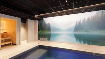 Piscina interna, funciona das 7h às 22h, barracas de cortesia