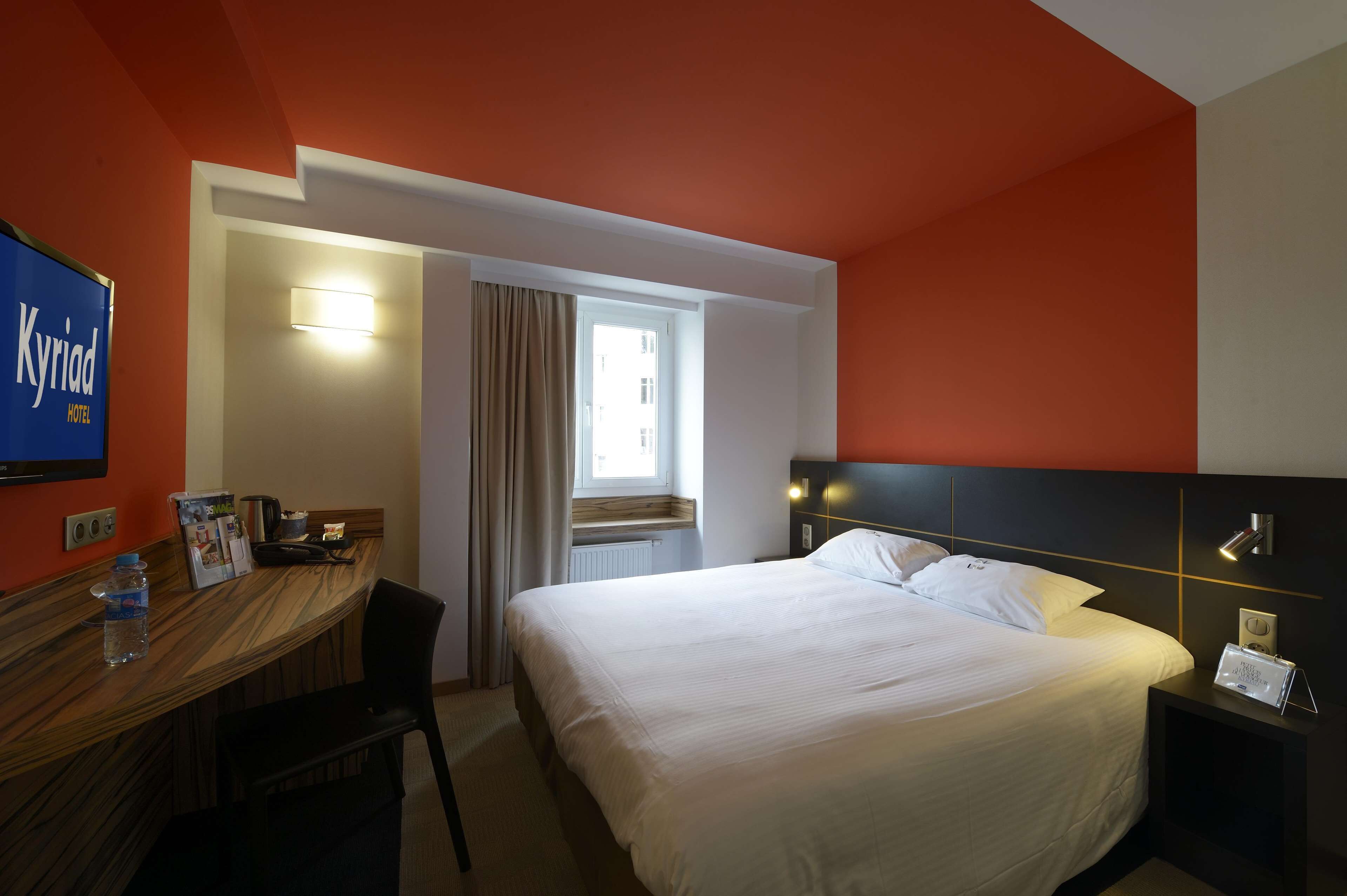 superior room, 1 double bed | desk, blackout curtains, soundproofing, iron/ironing board