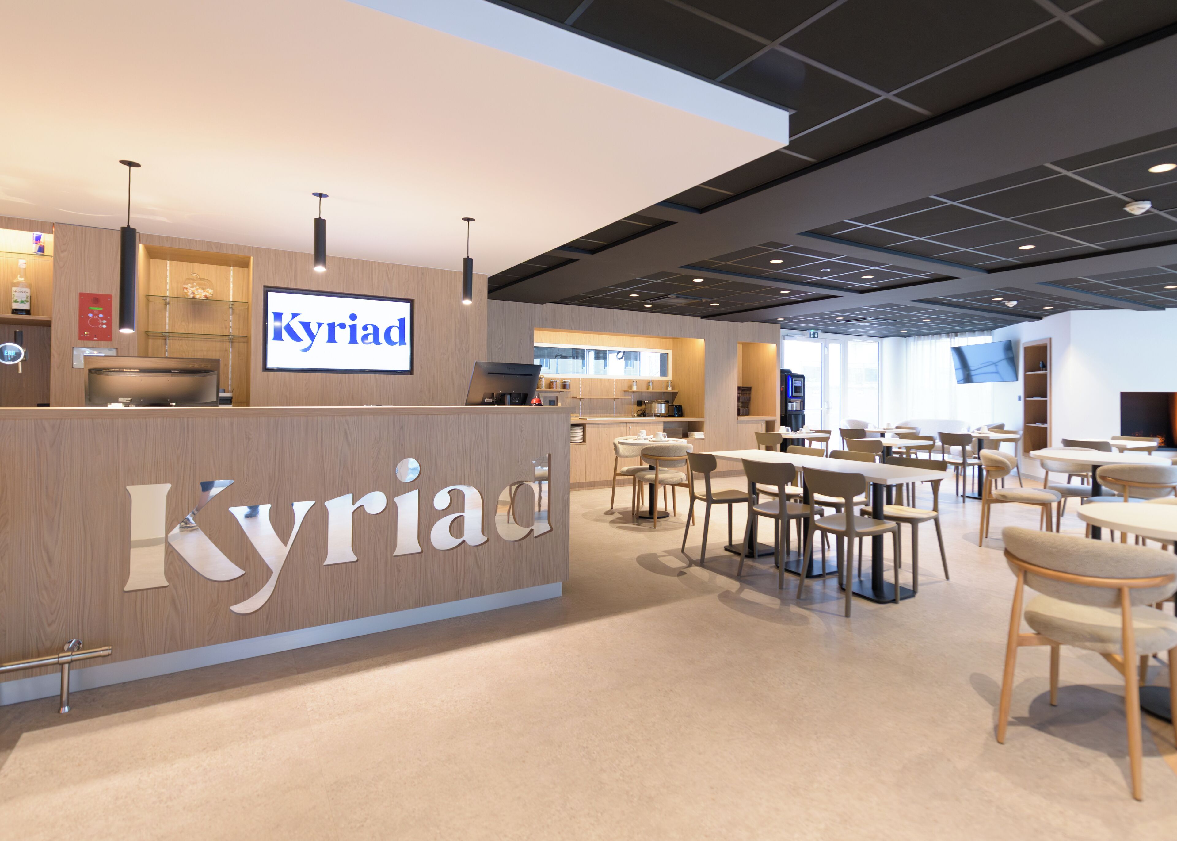 Tägliches Frühstücksbuffet (12.90 EUR pro Person)