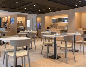 Restaurant - Kyriad Montbeliard Sochaux (Montbeliard)