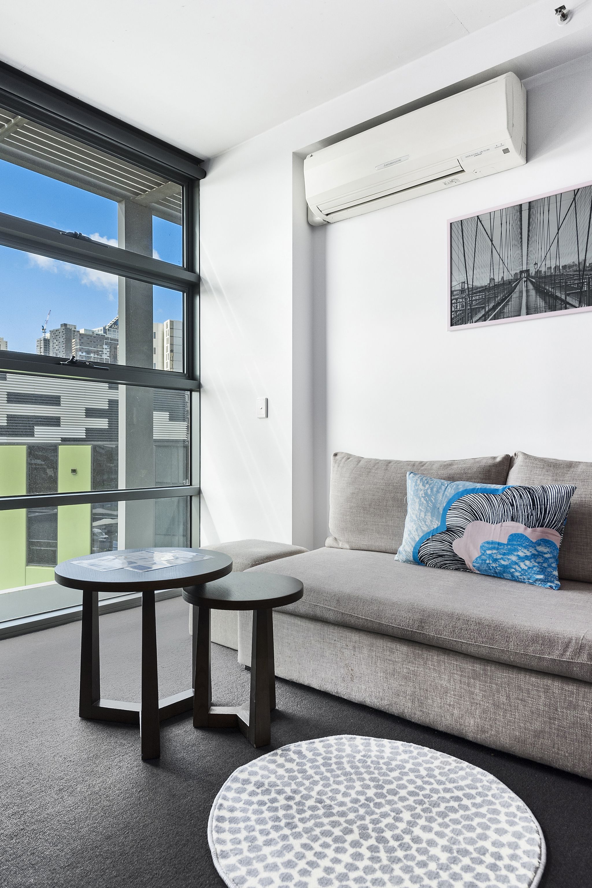  LCD 液晶電視、 DVD 播放機