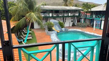 Fachada de la propiedad