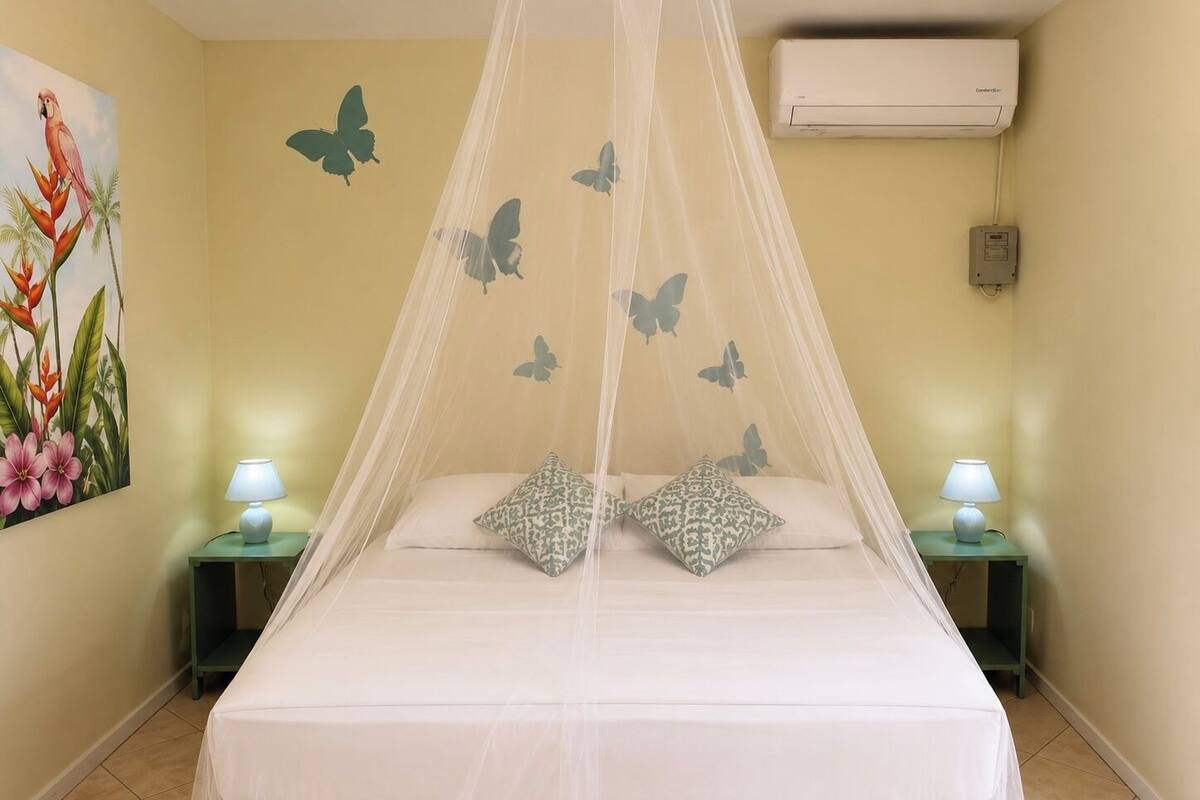 Studio 17 | In-room safe, WiFi (free), bed sheets