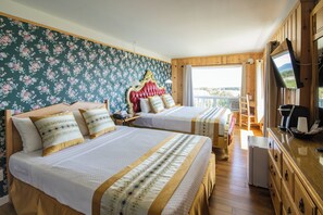 Exclusive Double Room | Select Comfort beds, iron/ironing board, free WiFi, bed sheets - Hotel La Roche Pleureuse (Isle aux Coudres)