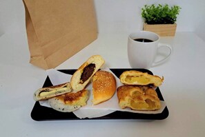 Daily to-go breakfast (JPY 1000 per person) - Grampus Inn Osaka Namba (Osaka)