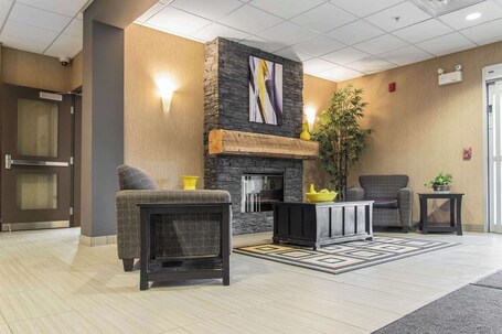Mainstay Suites Winnipeg - Image 1