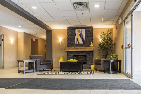 Mainstay Suites Winnipeg - Image 4