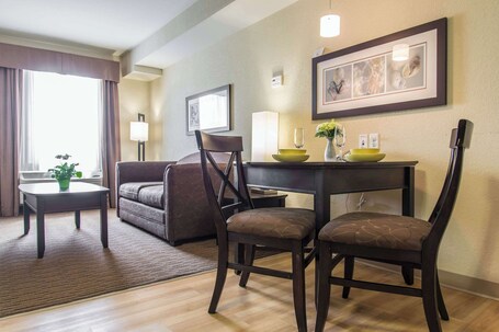 Mainstay Suites Winnipeg - Image 5