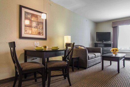 Mainstay Suites Winnipeg - Image 23