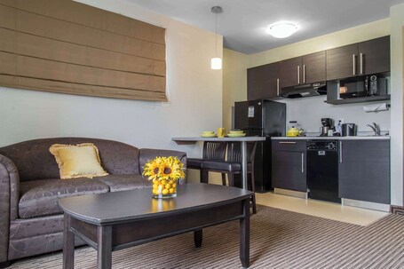 Mainstay Suites Winnipeg - Image 27