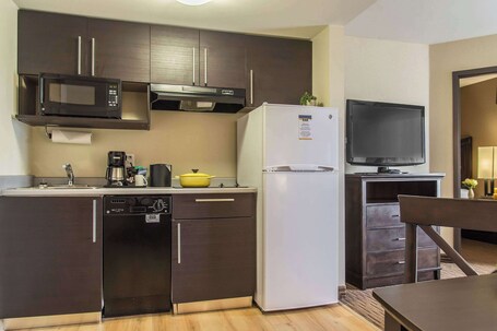 Mainstay Suites Winnipeg - Image 25
