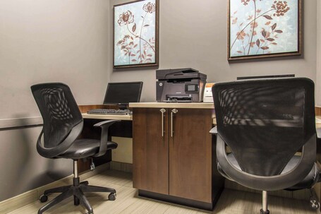 Mainstay Suites Winnipeg - Image 20
