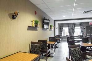 Desayuno continental gratuito y diario