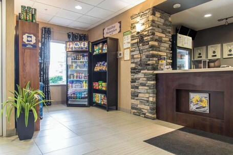 Mainstay Suites Winnipeg - Image 21