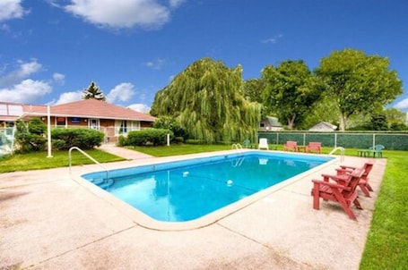 Fachada de la propiedad. Port Motel