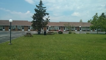 BBQ/picnic area