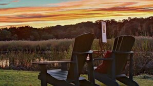 Unclassified image, 3 of 74, button - Bee and Thistle Inn (Old Lyme)