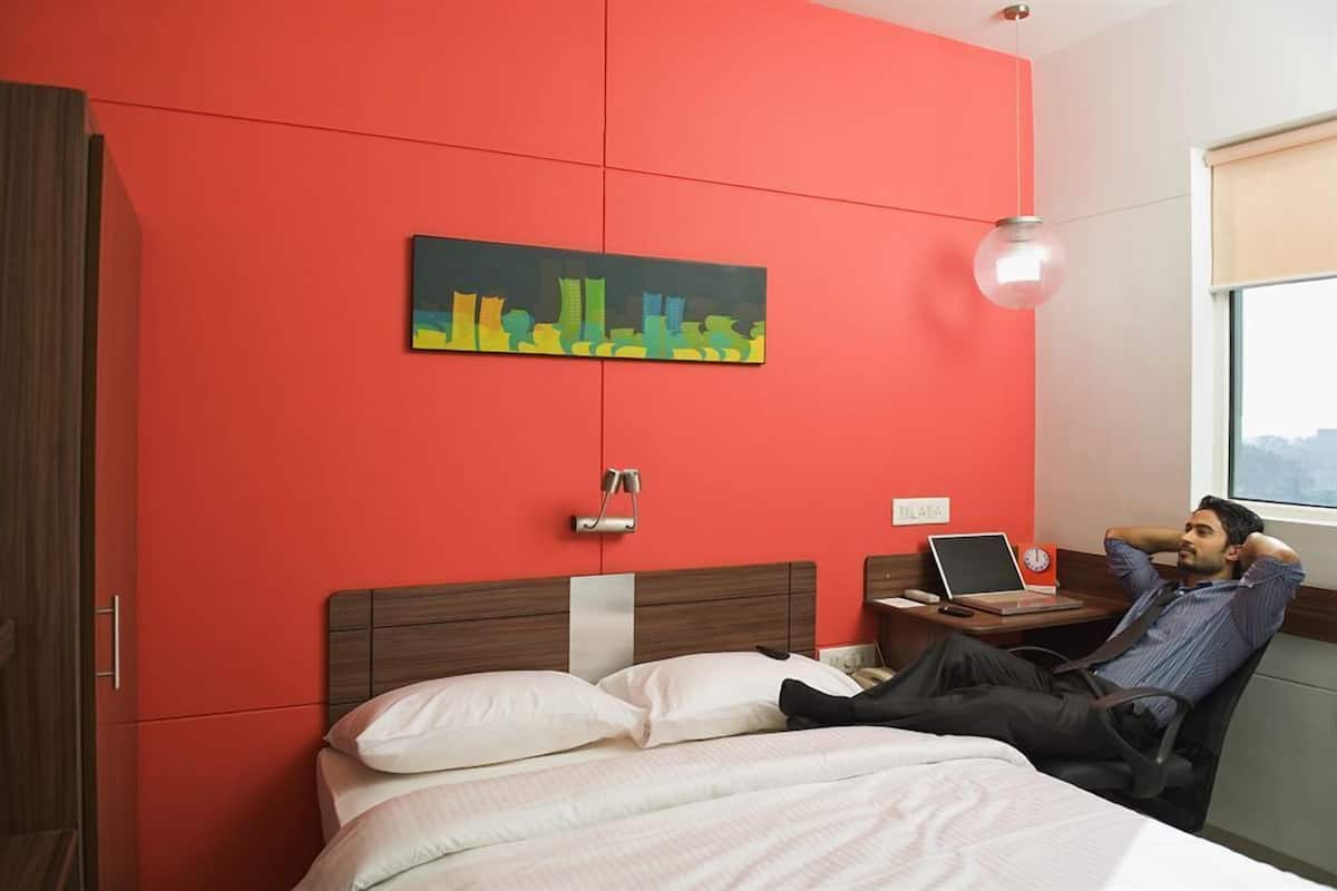 Minibar, in-room safe, iron/ironing board, free WiFi