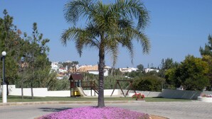 Children’s play area – outdoor