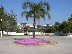 Children’s play area – outdoor