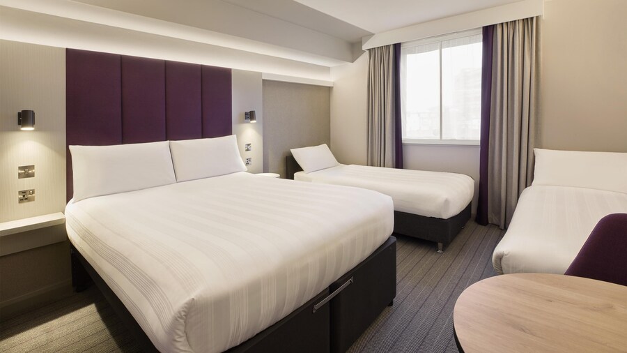 Premier Inn Manchester M56/J6 Runger Lane South