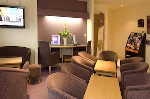 Breakfast, lunch and dinner served  - Premier Inn Manchester M56/J6 Runger Lane South (Altrincham)