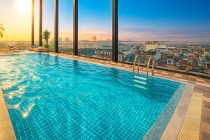 Kolam renang tertutup, kolam renang terbuka, payung kolam 