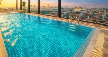 May De Ville Lakeside Hotel