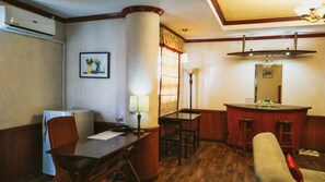 Suite, 1 King Bed | 1 bedroom, Egyptian cotton sheets, memory foam beds, in-room safe - Dulcinea Hotel and Suites (Lapu-Lapu)