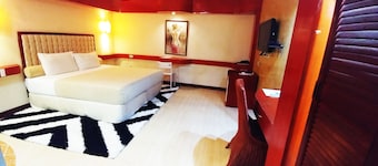 Dulcinea Hotel and Suites