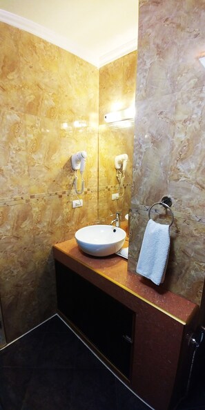 Cabezal de ducha tipo lluvia, artículos de tocador de diseñador