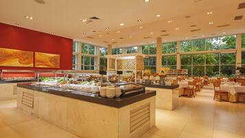 Petit déjeuner buffet compris tous les jours