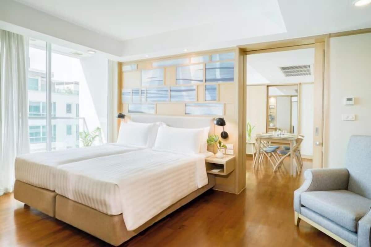 Hypo-allergenic bedding, in-room safe, individually decorated