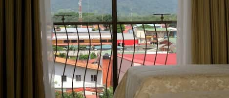 Caja de seguridad en la habitación y decoración personalizada