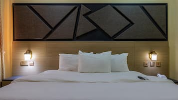 Phòng Superior (Deluxe) | Bộ đồ giường cao cấp, nệm Select Comfort, két bảo mật tại phòng, bàn