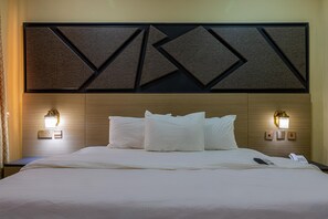 Superior Room (Deluxe) | Premium bedding, Select Comfort beds, in-room safe, desk - Hotel De Bently (Abuja)